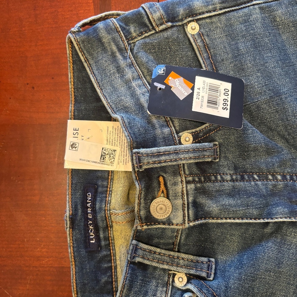 LUCKY BRAND JEANS  NEVERWORN GET NOW
